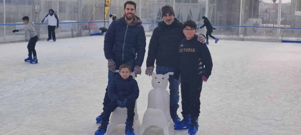 En Navidad, patinando