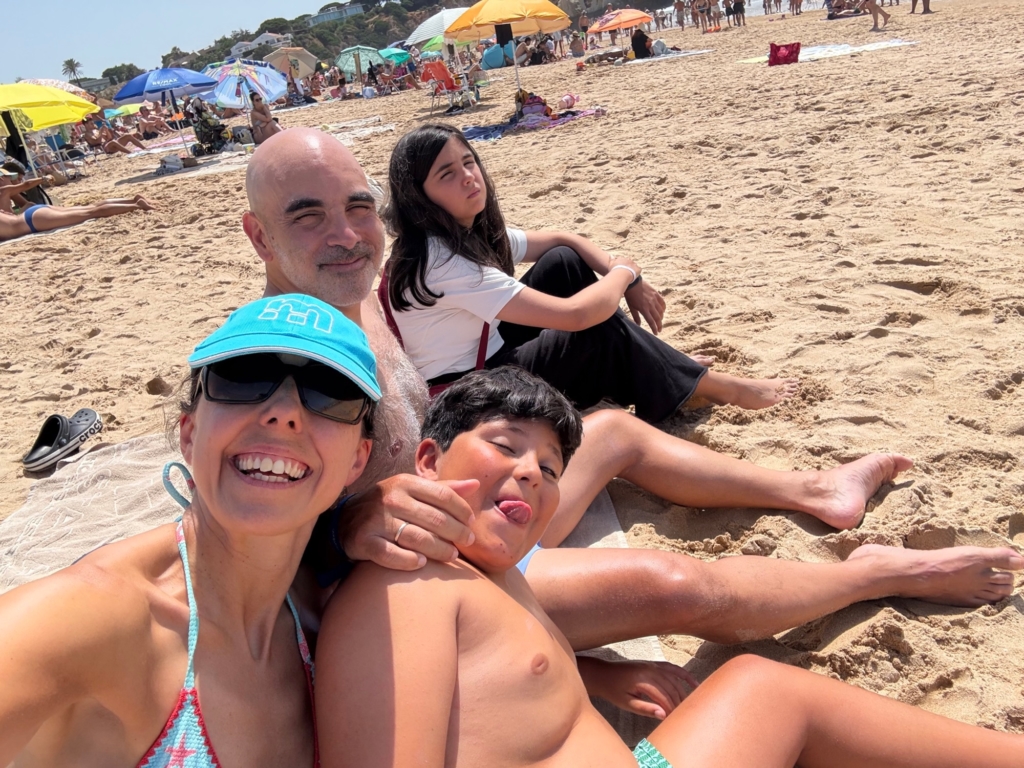 La familia en la playa